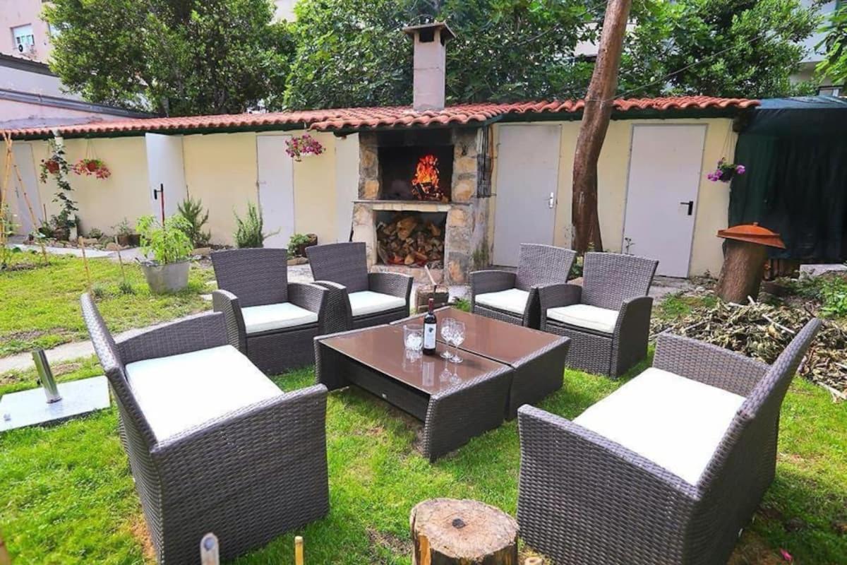 Split Central Retreat ภายนอก รูปภาพ